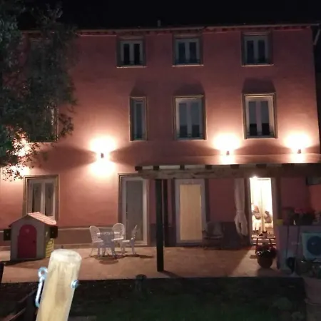 Beb La Rosa Nel Frühstückspension Lucca