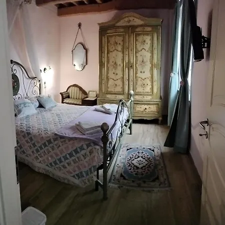 Beb La Rosa Nel Lucca