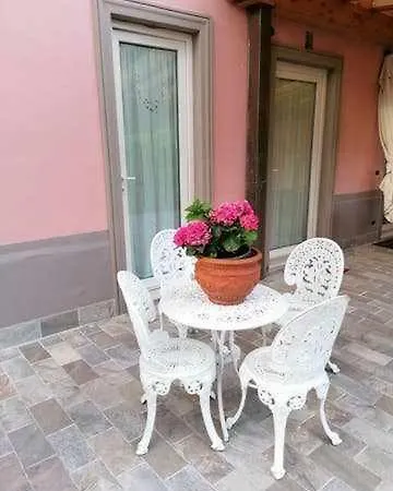 Nocleg ze śniadaniem La Rosa Nel Lukka