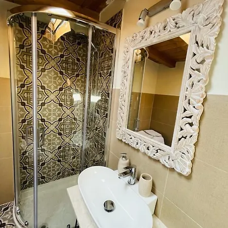 La Rosa Nel 3* Lucca